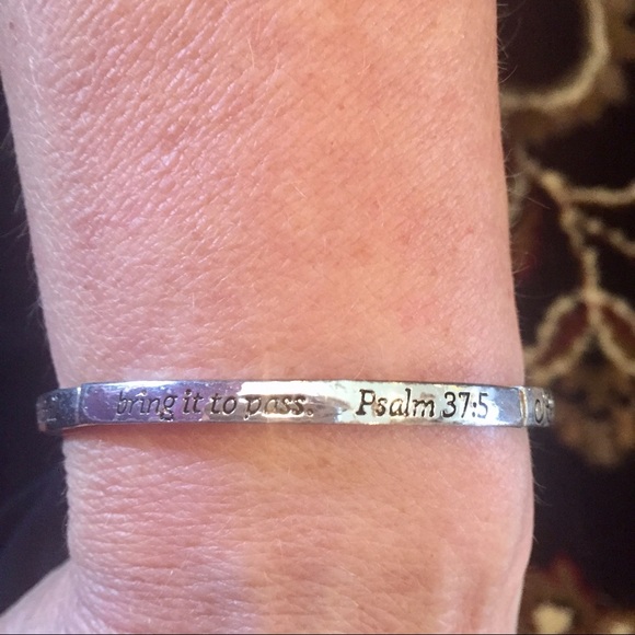 🎄New🎄New stretch Bracelet w/bible verse - Picture 2 of 4