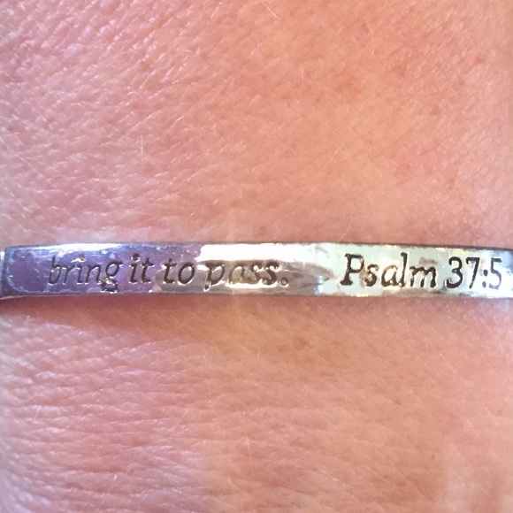 🎄New🎄New stretch Bracelet w/bible verse - Picture 4 of 4