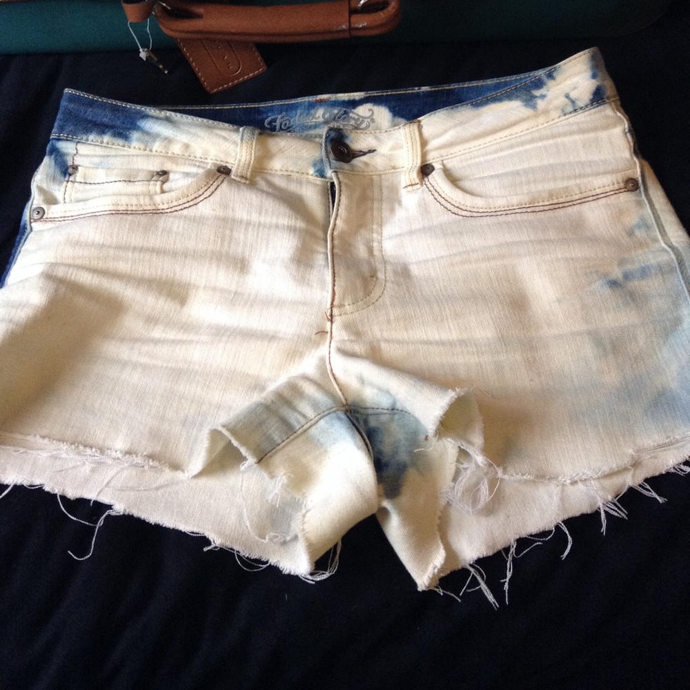 Bleached shorts