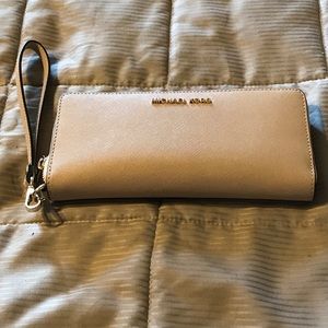 Michael Kors Jet Set Wallet
