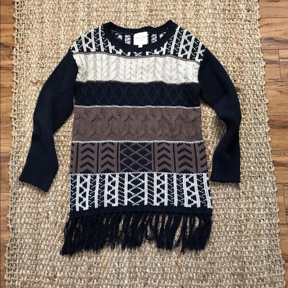 Romeo & Juliet Couture Fringe Sweater Size M