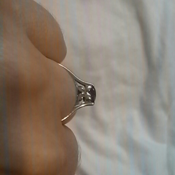 Sterling Silver Amathist Ring - Picture 2 of 2