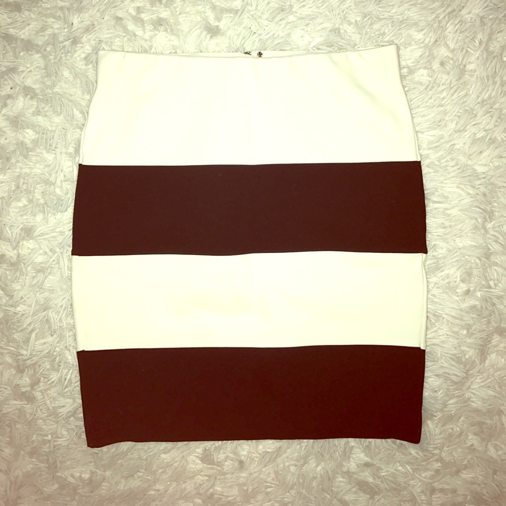Ann Taylor LOFT Black/White Stripped Pencil Skirt!