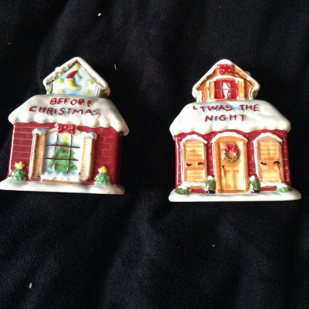Christmas salt and pepper shakers.