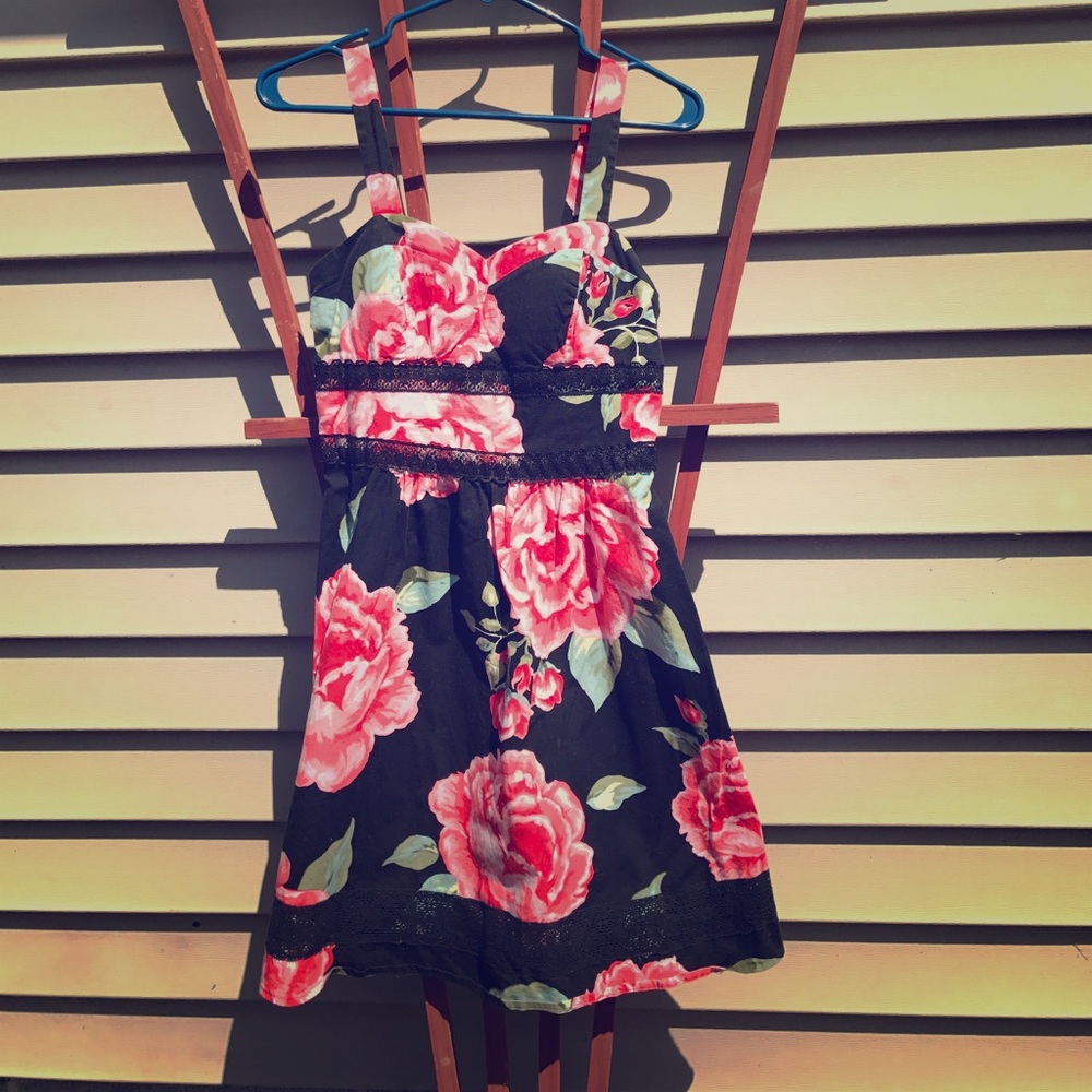 BEAUTIFUL floral dress🌺🌸🌺