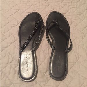 Banana Republic flip flops. Black.