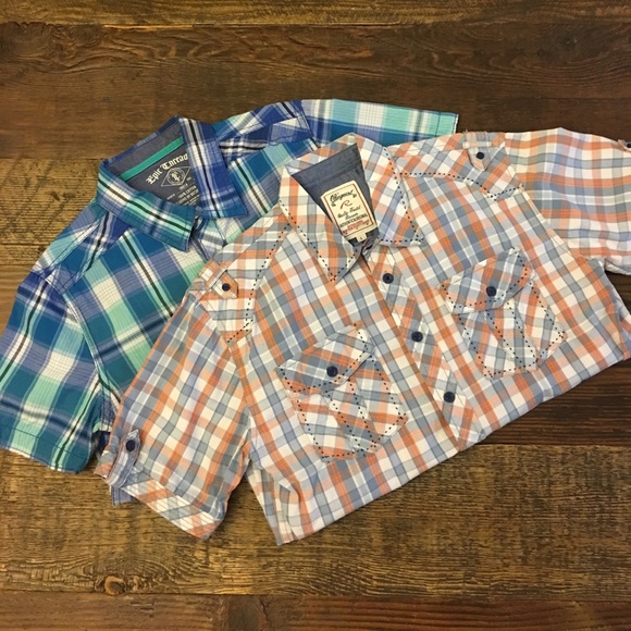 Two button down Shirts - Picture 6 of 6