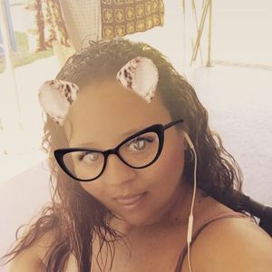 Meet your Posher, Paula