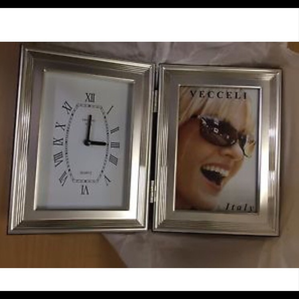 Silver Photo Frame/Clock - Picture 1 of 3