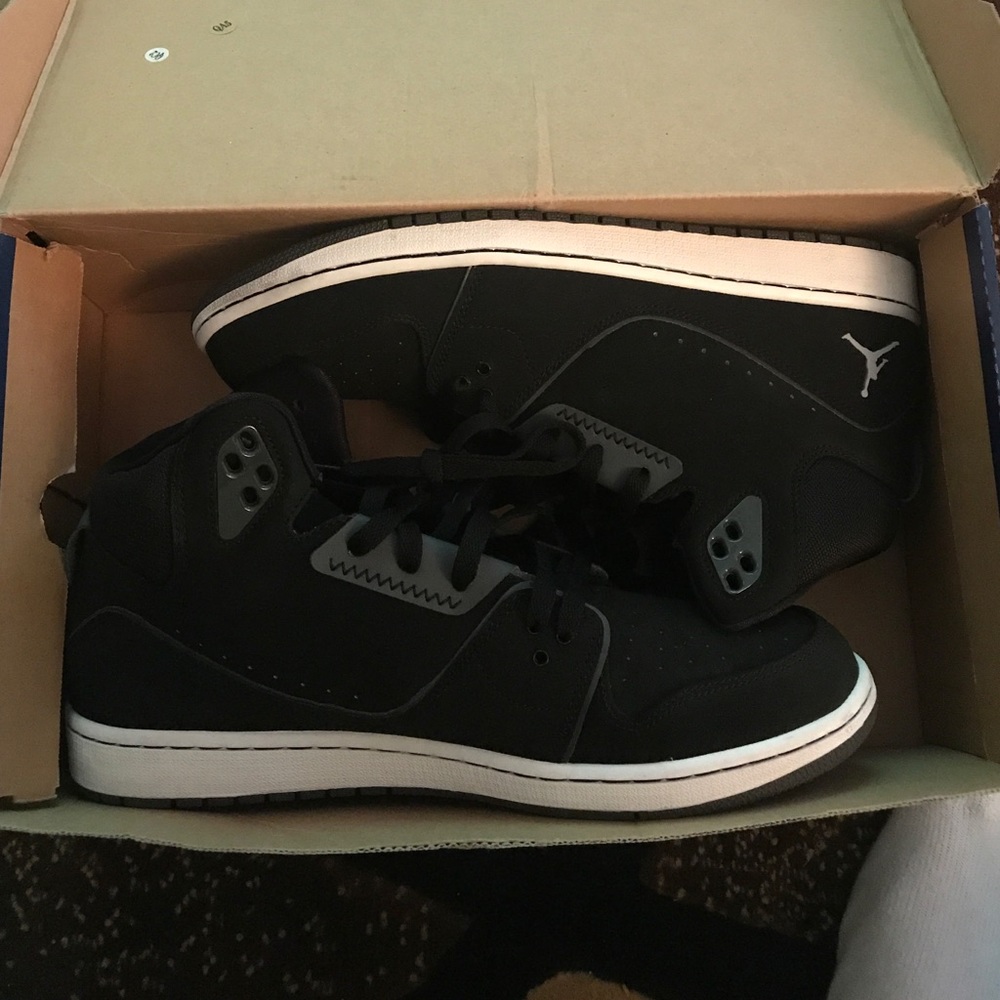 Jordan 1 flight 2 size 12.5