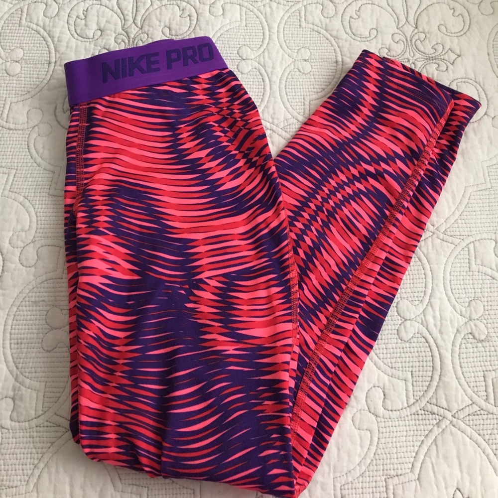 Girls Nike Pro running leggings