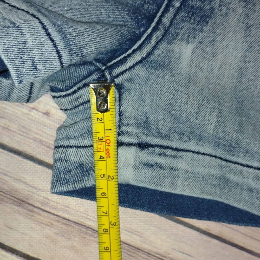 Jean Shorts • 0 - 9 - Picture 6 of 8