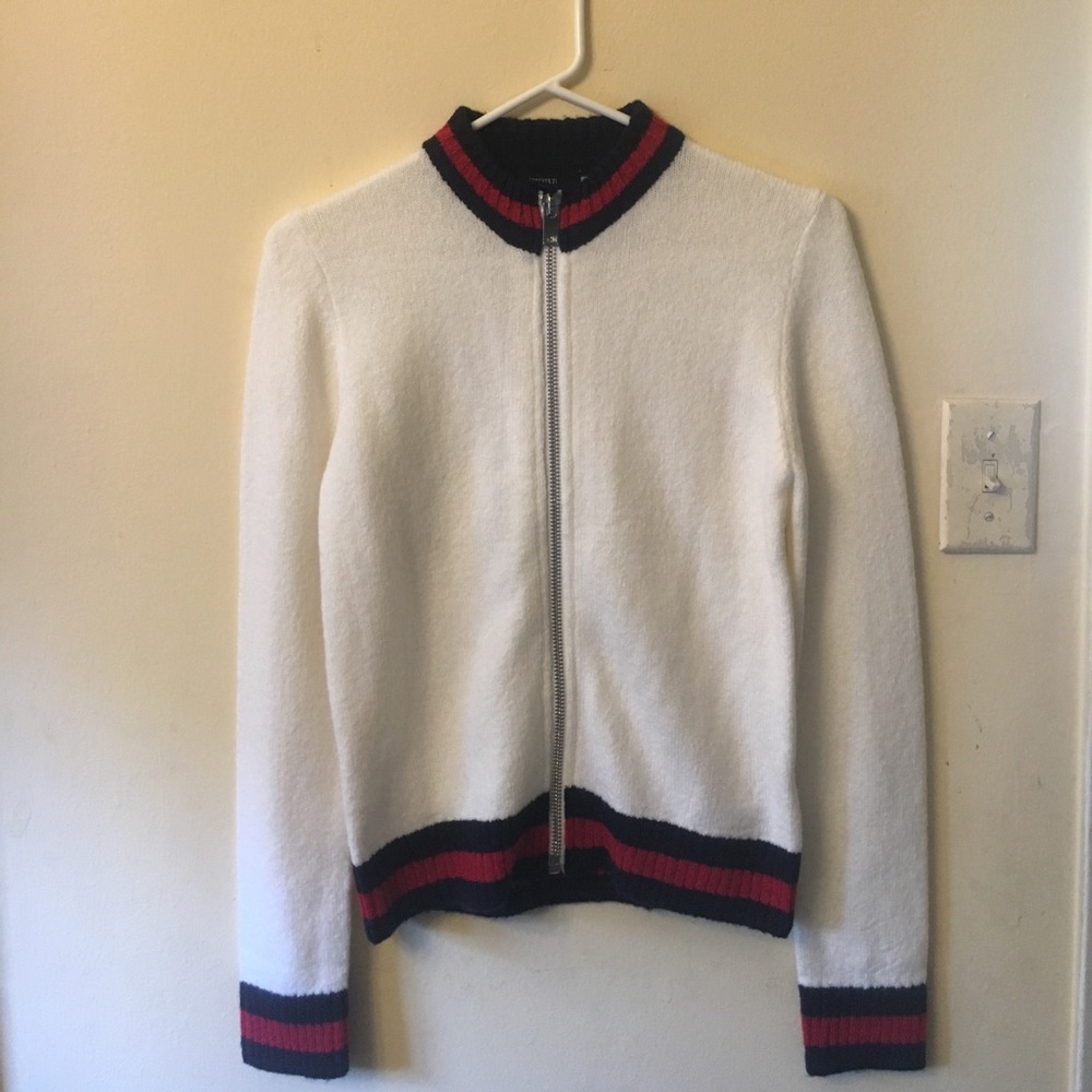 zip up sweater