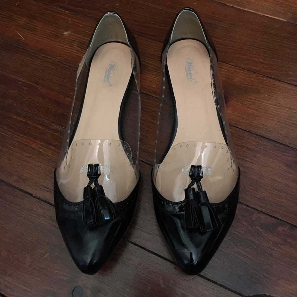 Fun jelly loafers with black tassel accents