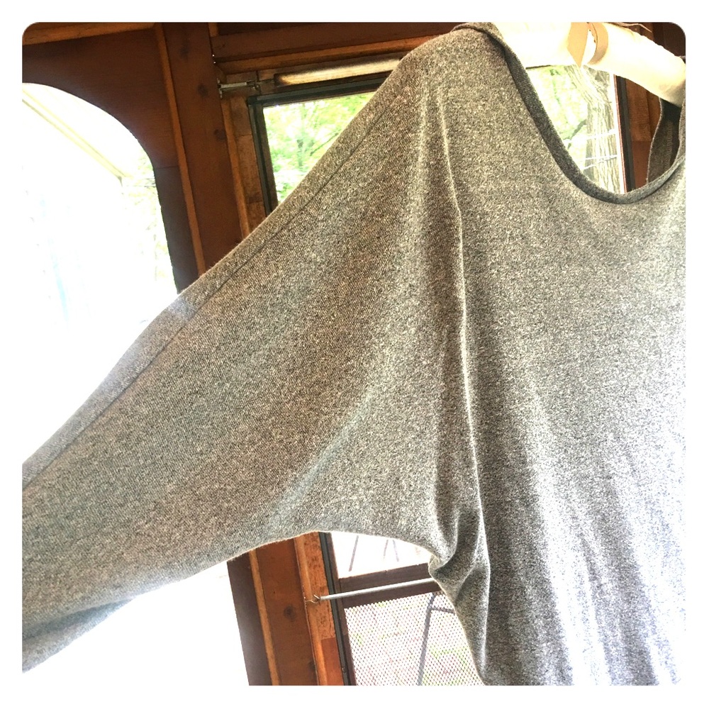 Grey 3/4 length sleeve low back sweatshirt
