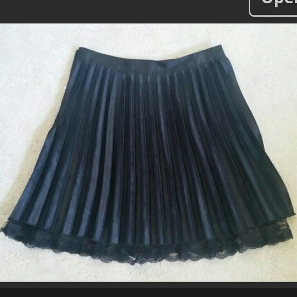 Black pleated lace skirt anime japanese schoolgirl