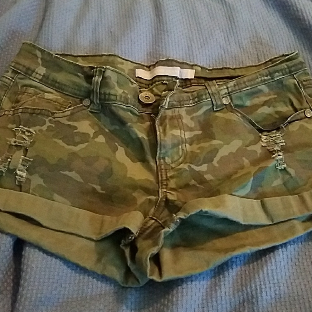 Camo short Shorts.  Size 7.
