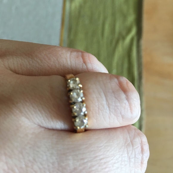 Costume fake diamond ring - Picture 2 of 4