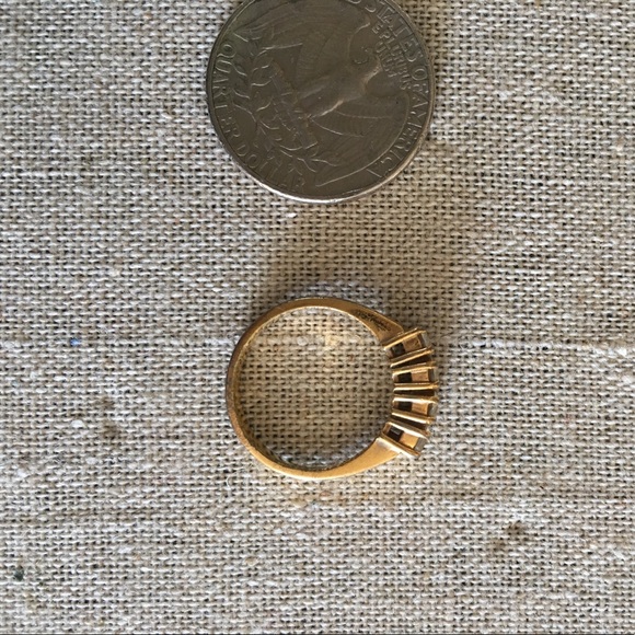 Costume fake diamond ring - Picture 3 of 4