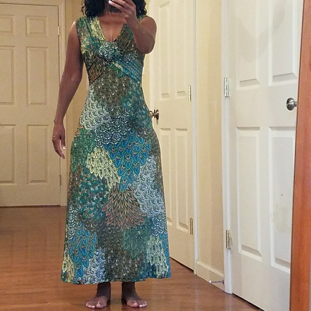 MT Collection Dress - Picture 2 of 8