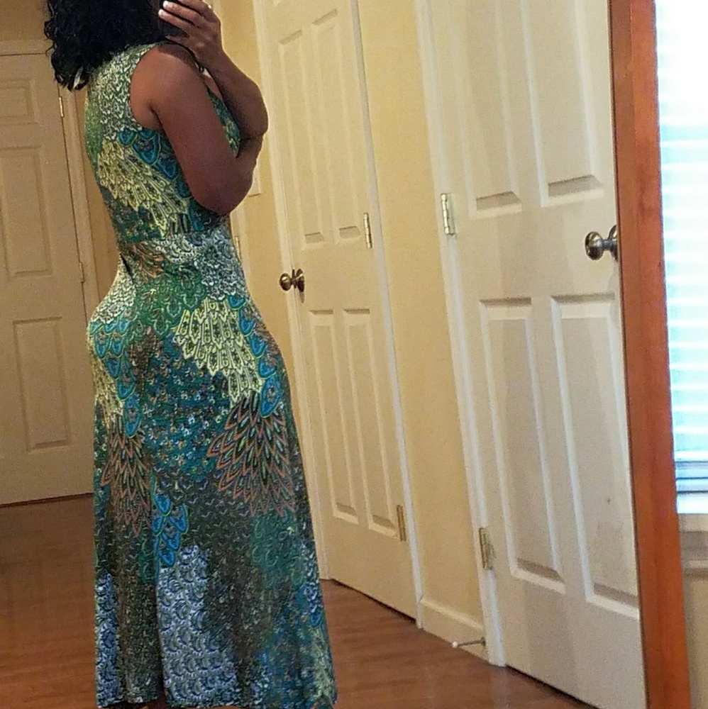 MT Collection Dress - Picture 4 of 8