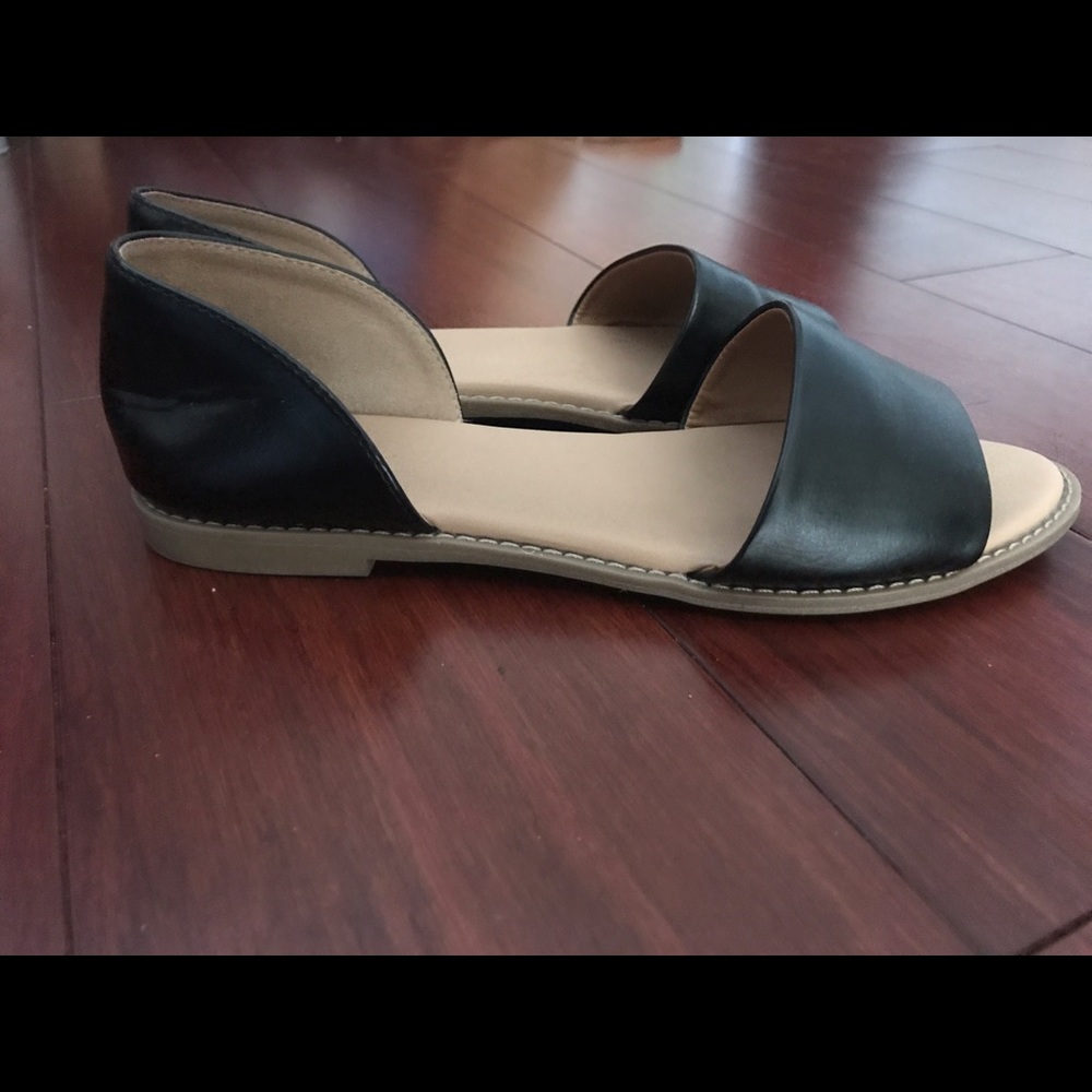 💕 Old navy flats strappy sandals size 8