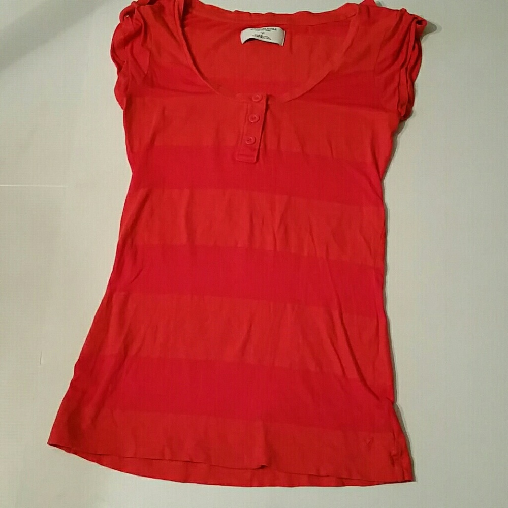 Ladies American Eagle Outfitters fashion top.
