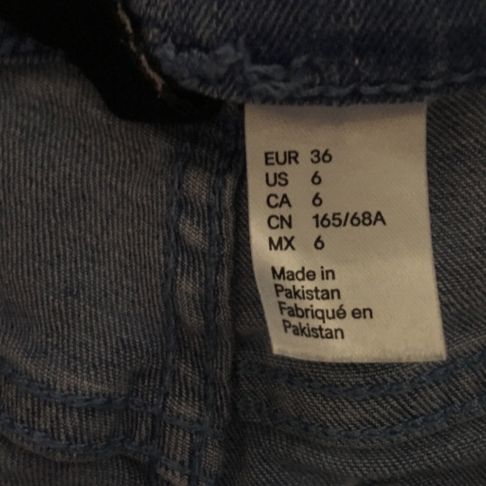H&M shorts - Picture 3 of 3