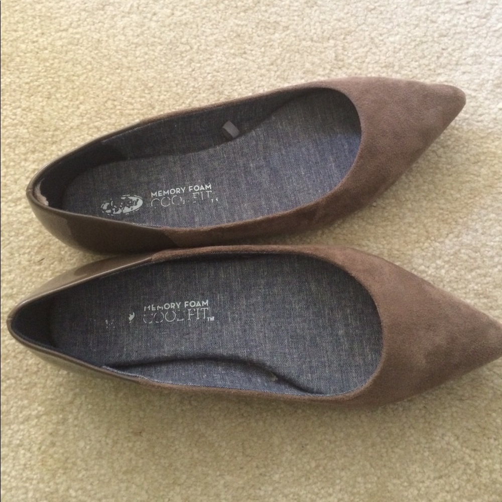 Dr. Scrolls memory foam flats