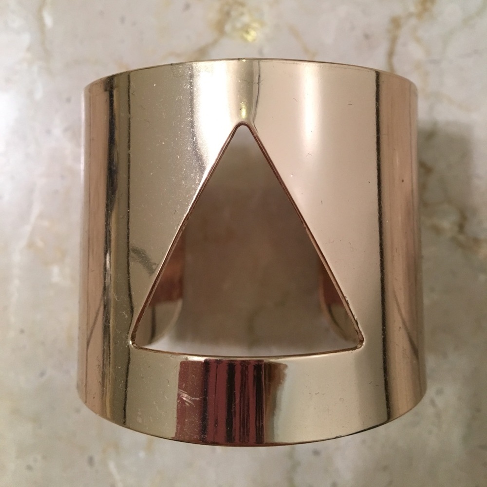 Played triangle cut out cuff
