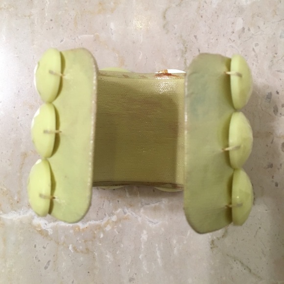 Lime green beaded cuff - Picture 3 of 3