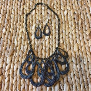 🌵LOWEST PRICE🌵Statement Necklace & Earrings