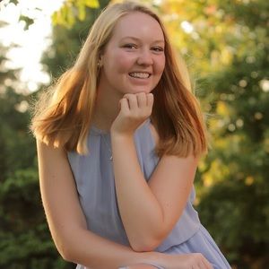 Meet your Posher, Elizabeth