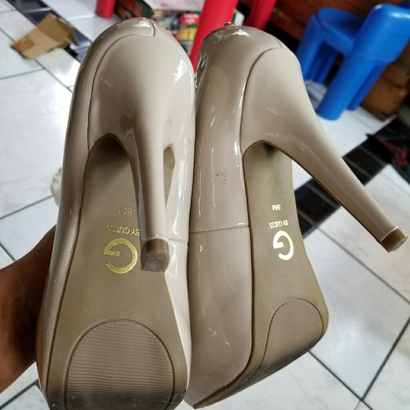 Taupe worn once Guess high heels - Picture 7 of 7