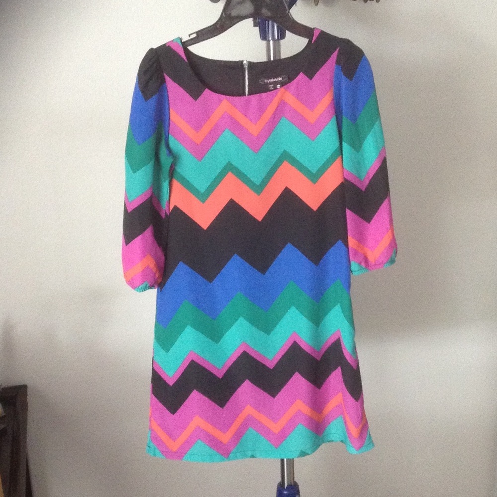 A girls sized 12 dress