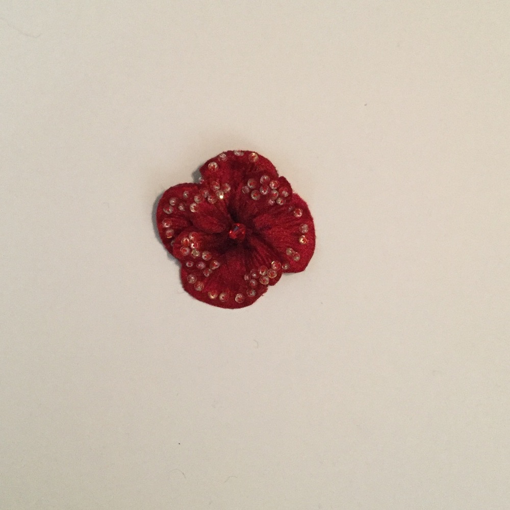 Red Floral Accessory Clip
