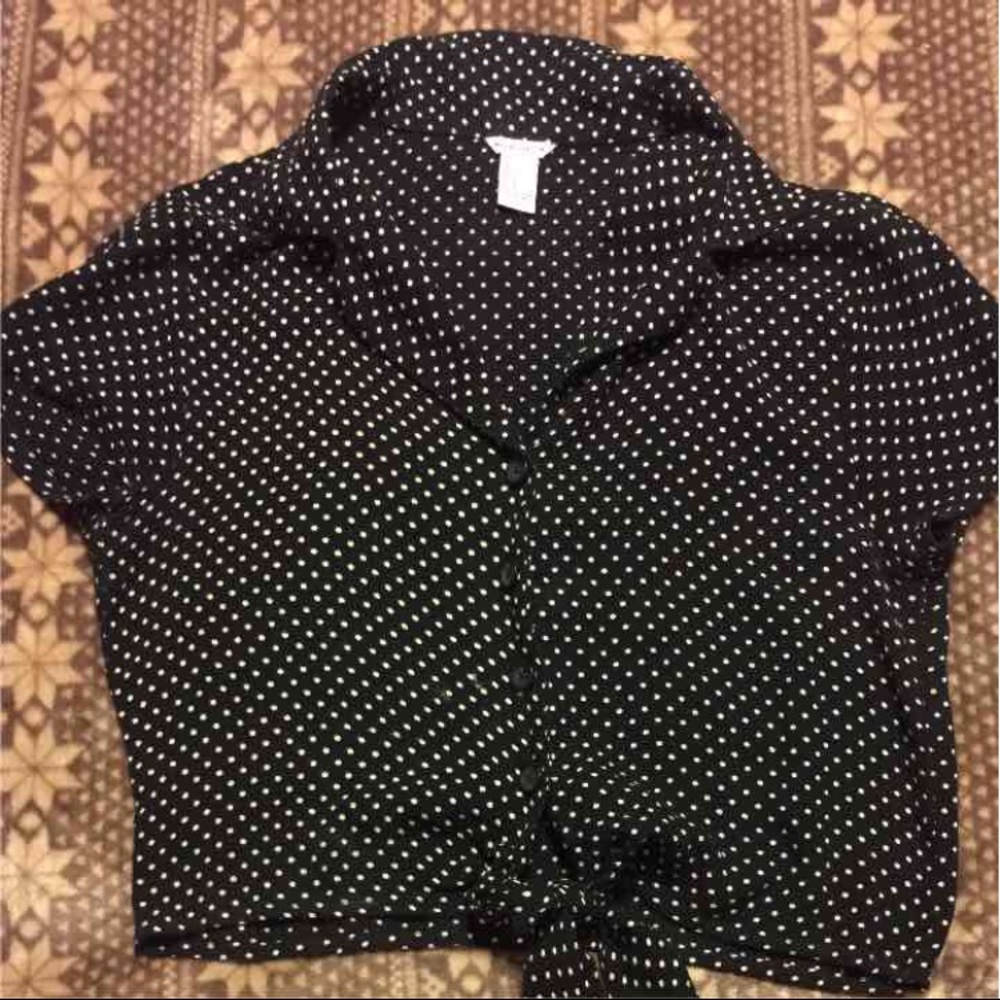 Black polka dot tie crop to