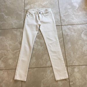 DL 1961 Mid Rise Skinny Ankle white denim