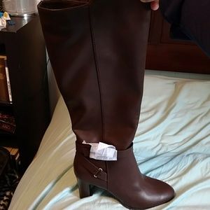New, chocolate brown high heeled boots