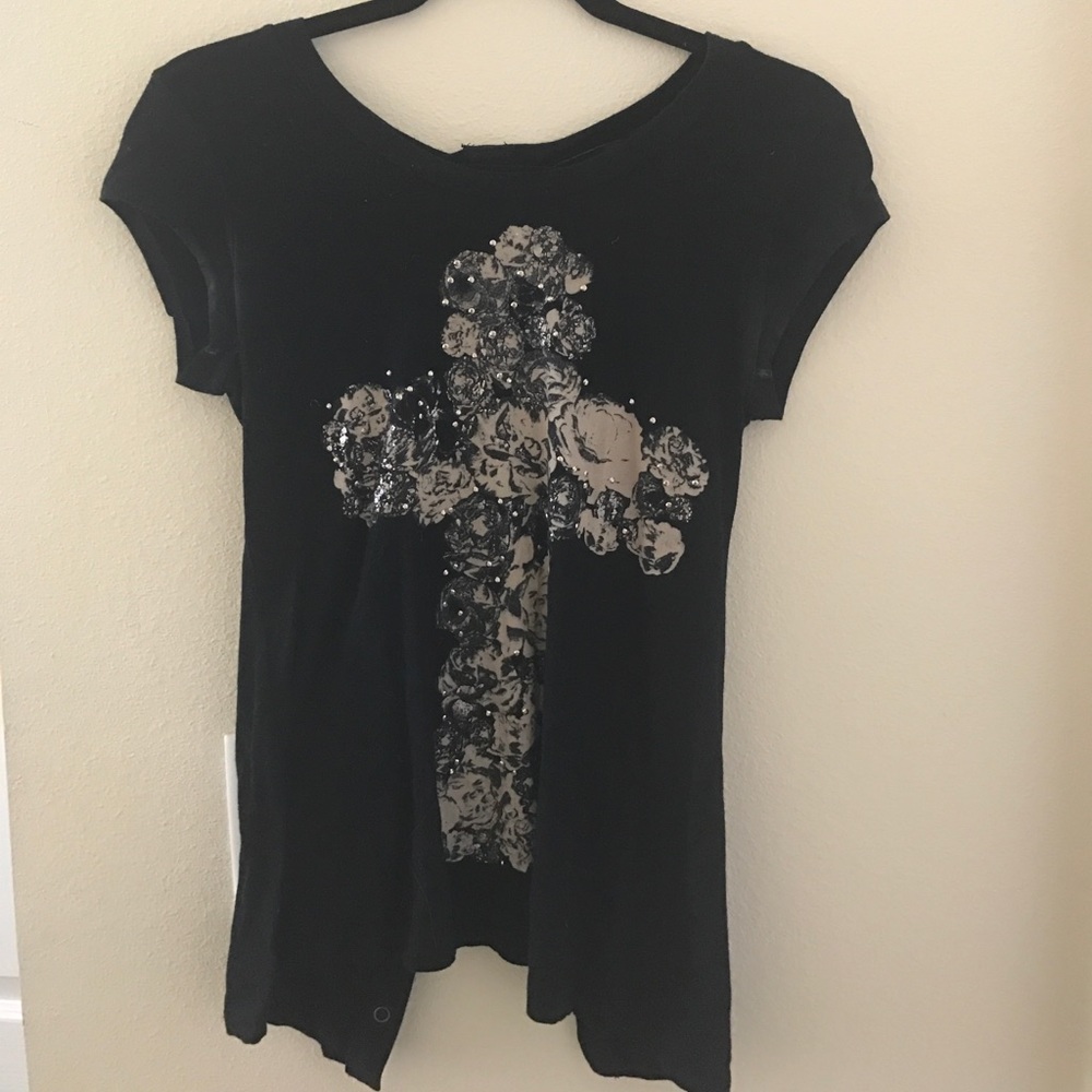 XS cross black t-shirt