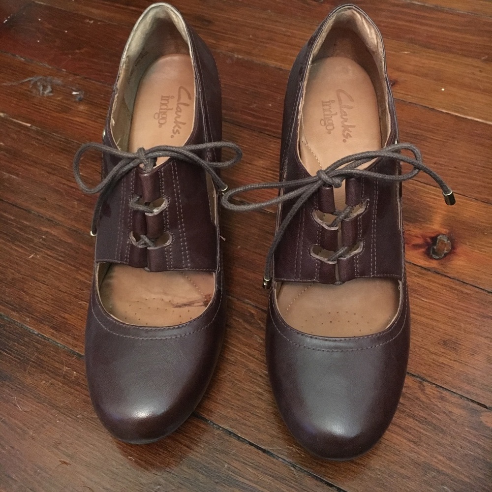 Perfect condition Clarks brown heeled shoes