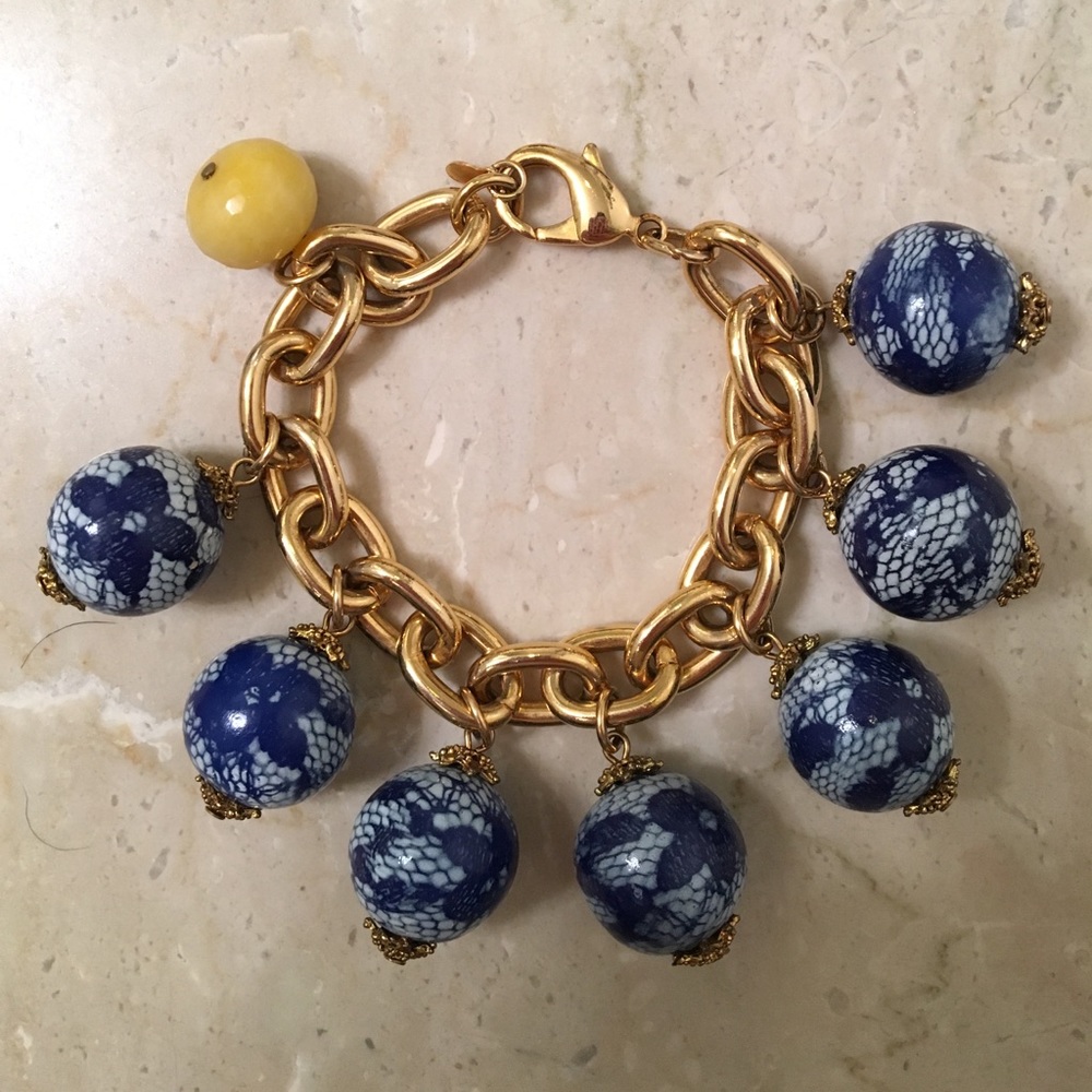 Beaded charm bracelet