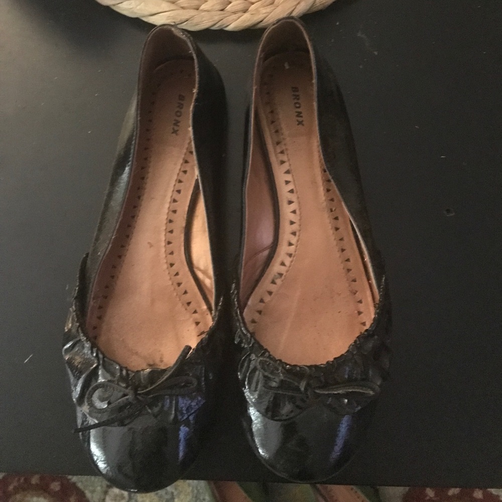 SALE!! Bronx patent leather flats, 9/39