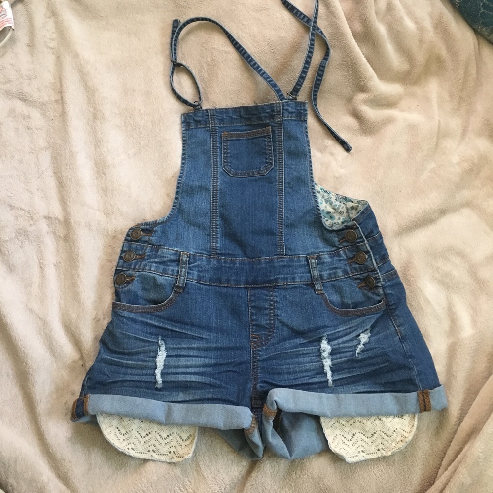 Overall shorts