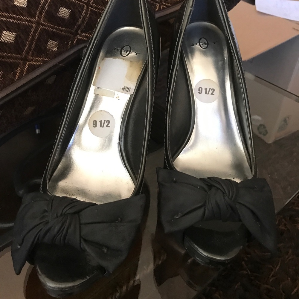 Joey metallic black patent heels