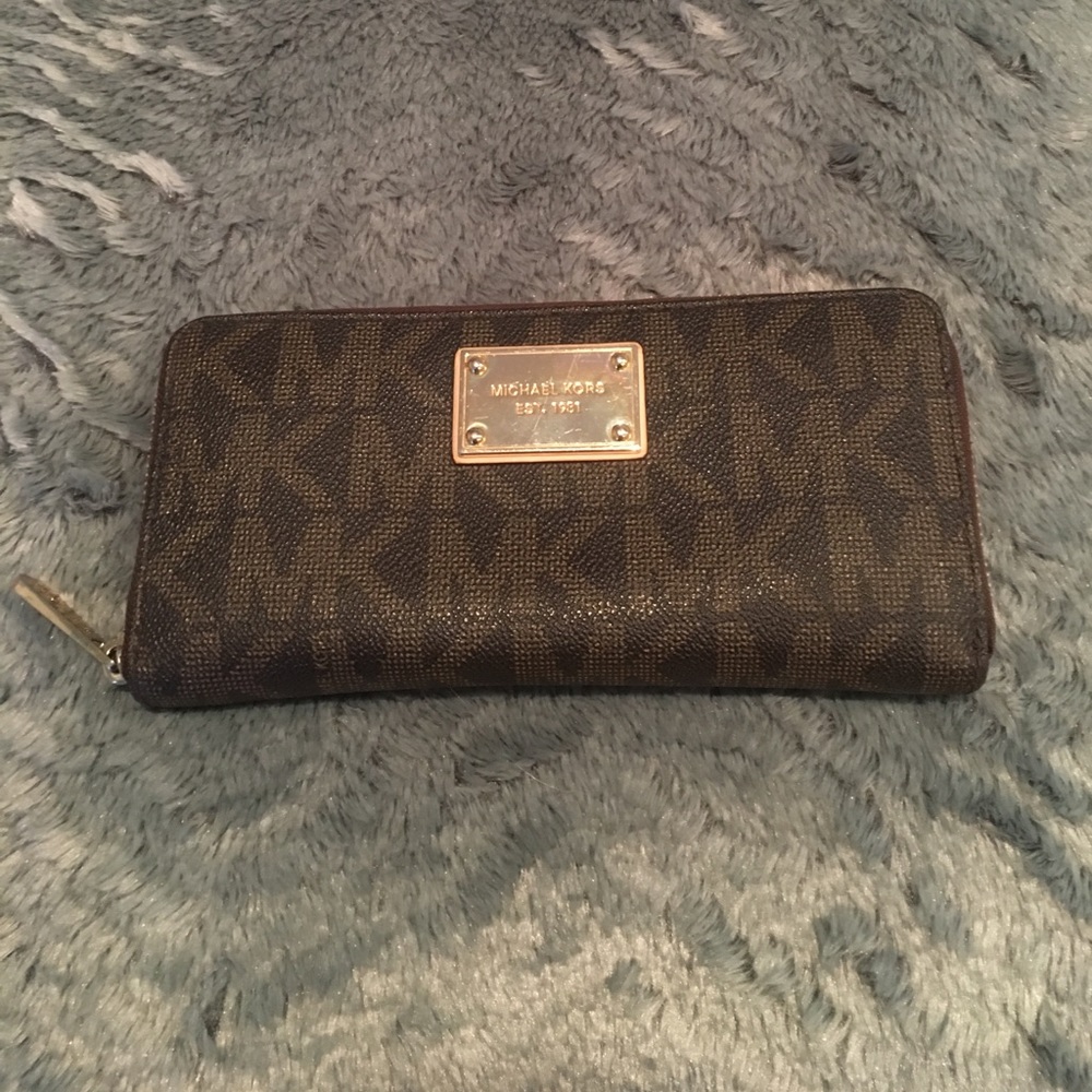 Michael kors wallet