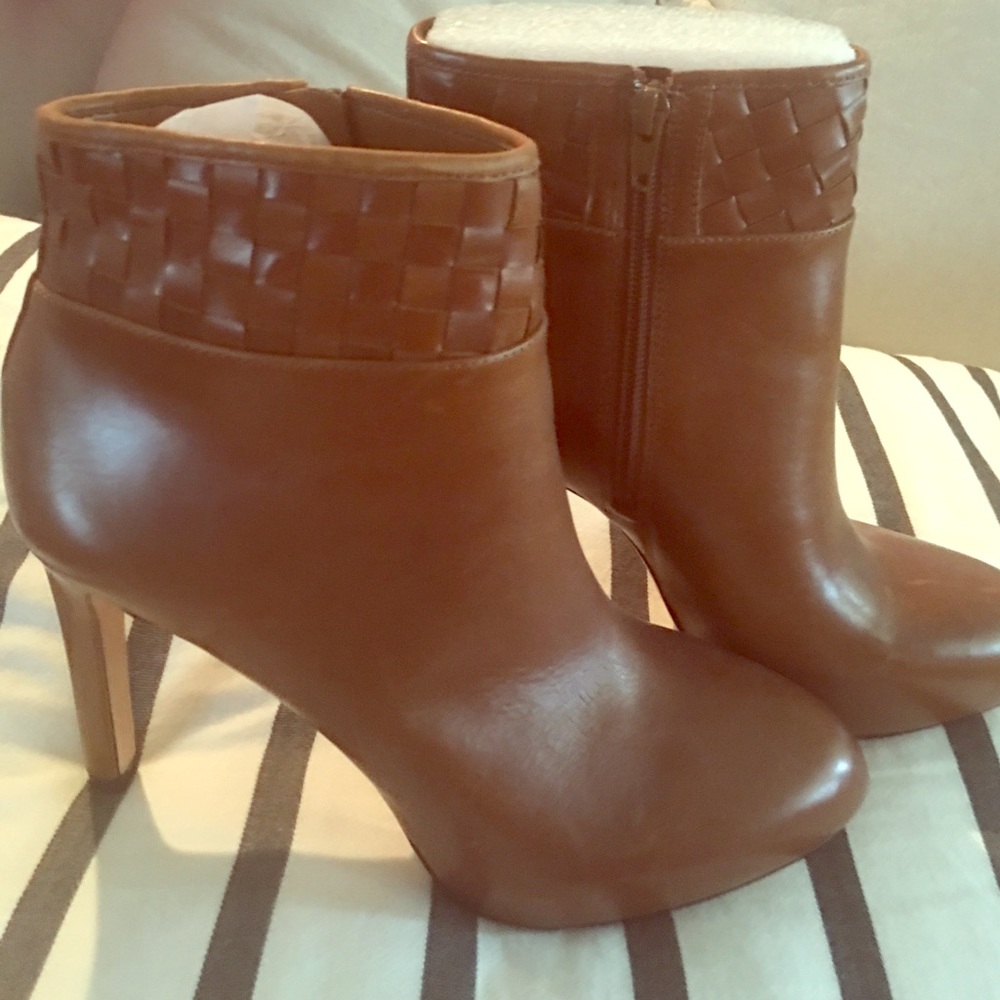 NWOT booties