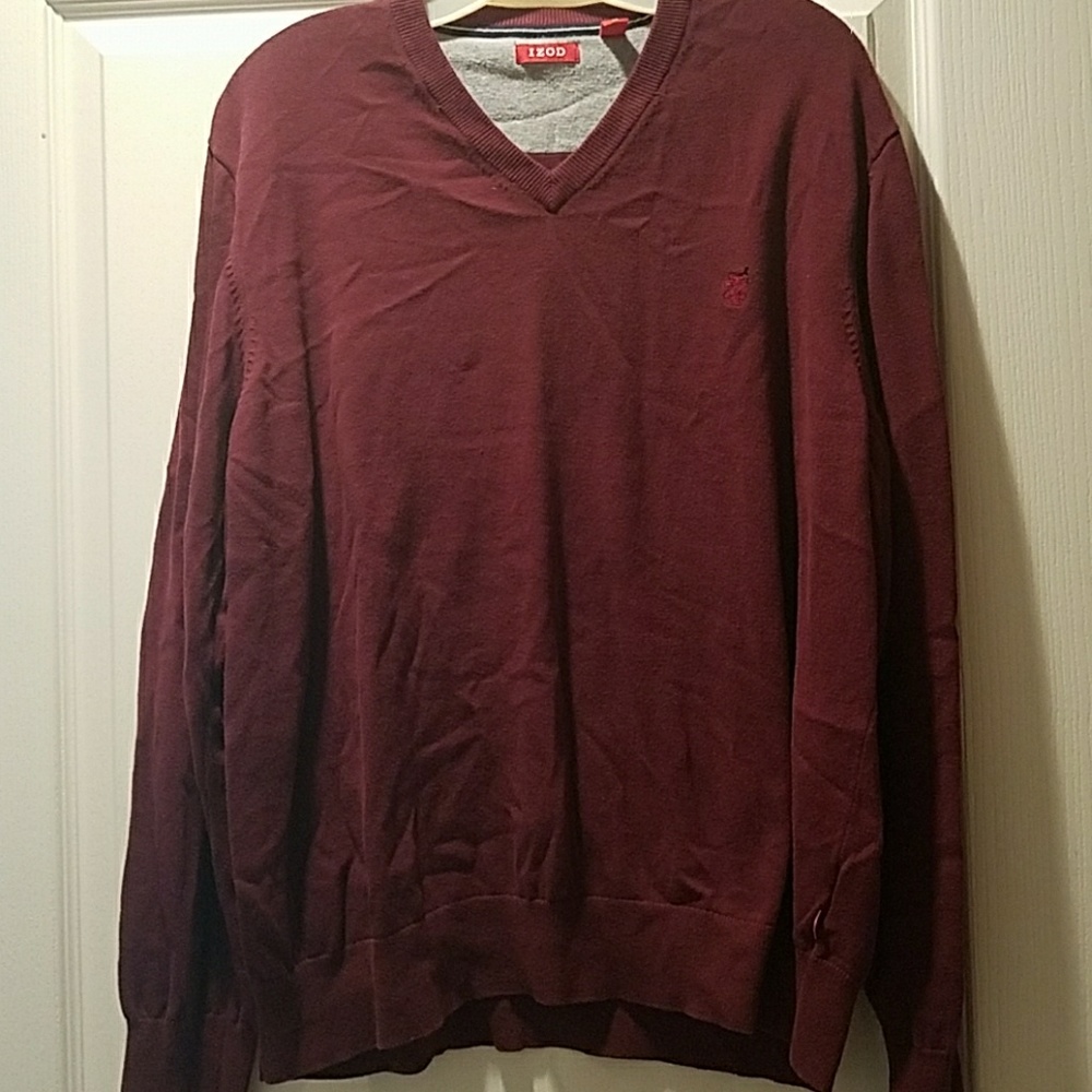 SOLD Izod men's sweater