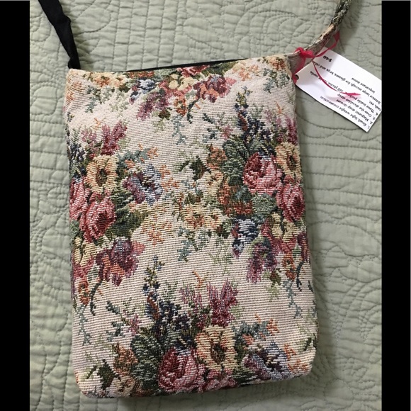 🌺🌺The Small Messenger Bag🌺🌺 - Picture 3 of 7