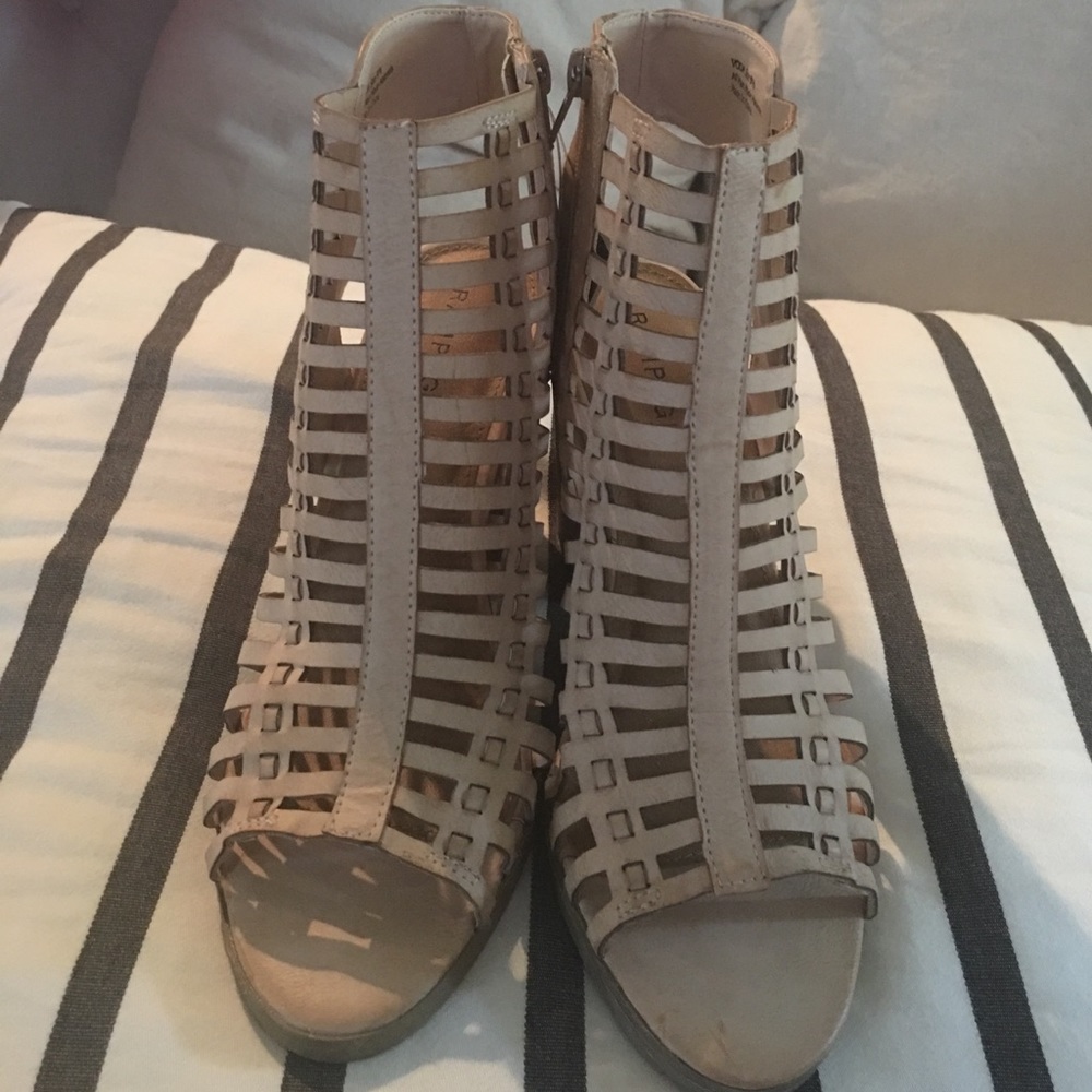 RAMPAGE CAGED ANKLE BOOTS